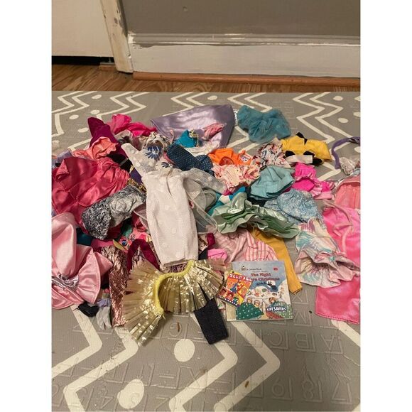 Vintage Barbies & Vintage Clothes & Vintage Accessories Big Lot - Picture 14 of 16